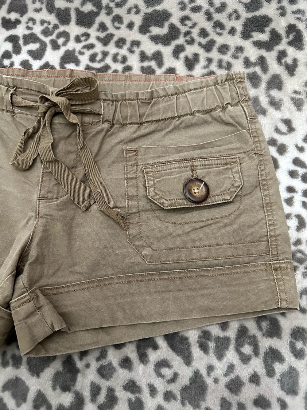 Y2K American Eagle Low Rise Utility Cargo Shorts in Green Size 2 Women’s - Picture 6 of 17